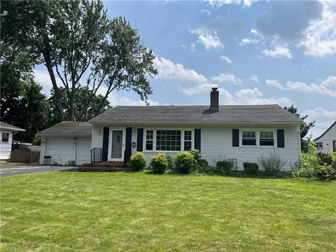 105 Norlane Dr, Irondequoit, NY 14622
