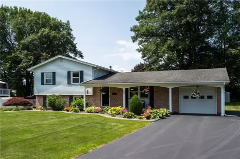 56 Daunton Dr, Chili, NY 14624