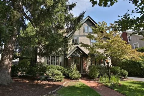 42 Windemere Rd, Rochester, NY 14610