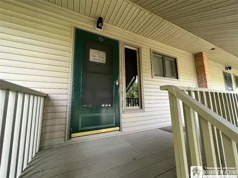 32 Mohawk Dr, Chautauqua, NY 14728