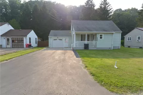 10721 Prospect St, Gowanda, NY 14070