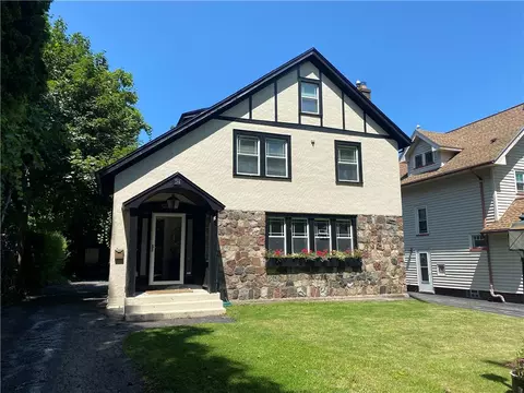 24 Longcroft Rd, Irondequoit, NY 14609