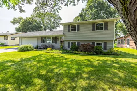 45 Lori Ln, Gates, NY 14624