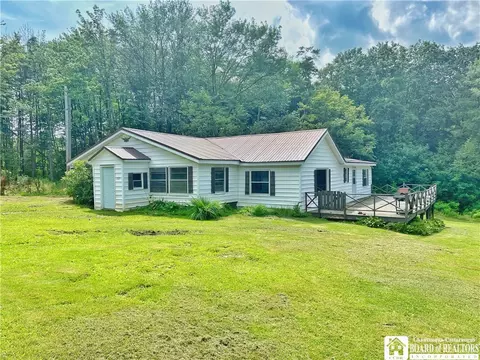 137 Big Tree Sugar Grove Rd, Busti, NY 14701
