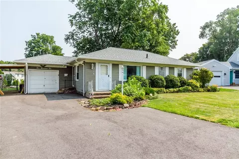 210 Sandalwood Dr, Greece, NY 14616