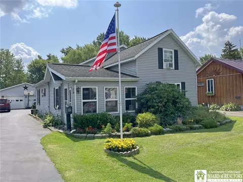 74 Morris St, Mayville, NY 14757