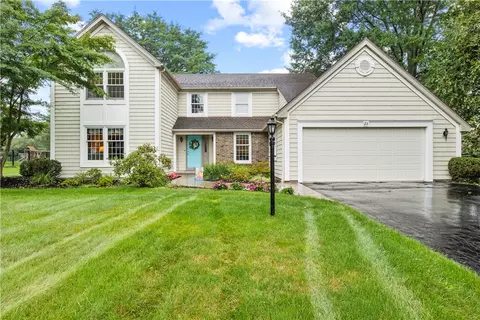 23 Rutherfield Ln, Rochester, NY 14625