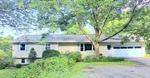 142 Moseley Rd, Perinton, NY 14450