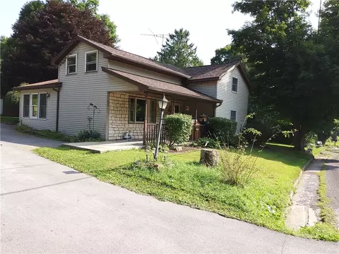 807 Spring Lake Rd, Conquest, NY 13140