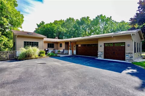 241 Inspiration Point Rd, Webster, NY 14580