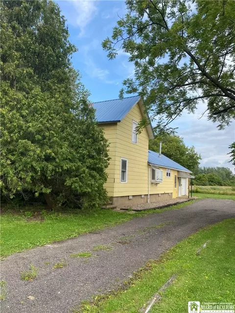 1289 Rt 5 And 20 Hwy, Hanover, NY 14136