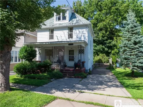 106 Liberty St, Pomfret, NY 14063
