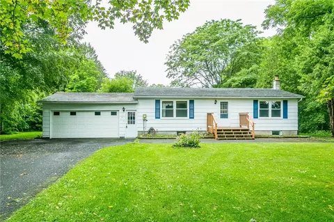 9 Warren St, Potter, NY 14544