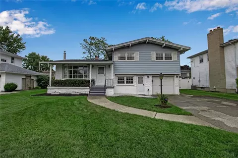157 Donna Lea Blvd, Amherst, NY 14221