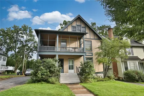 13 Scotland Rd, Canandaigua, NY 14424