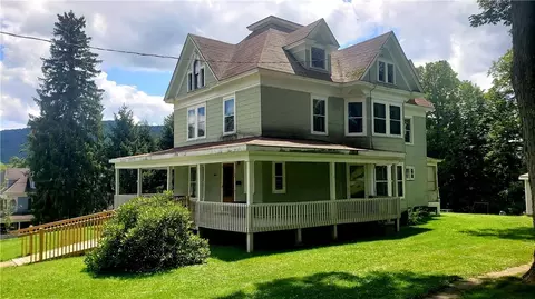 149 W Main St, Stamford, NY 12167