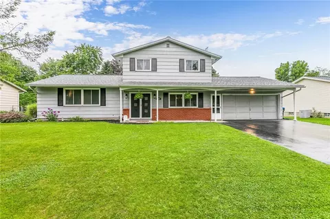 147 Vineyard Dr, Greece, NY 14616