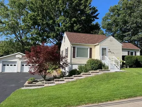 1878 English Rd, Greece, NY 14616