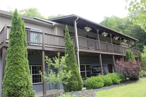89 Woodside Dr, Bradford, PA 16701