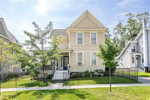 127 Bristol St, Canandaigua, NY 14424