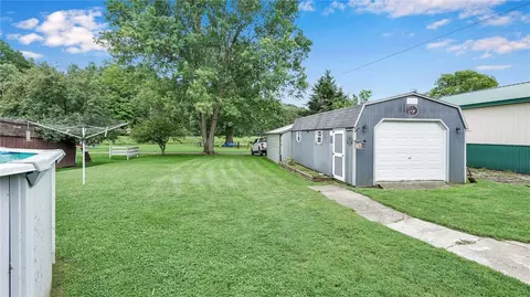 40 Elm St, Eldred, PA 16731 photo 4