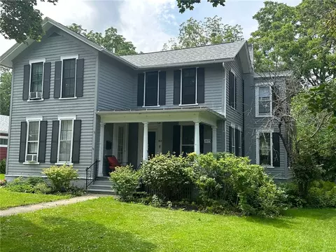10 Elm St, Geneseo, NY 14454
