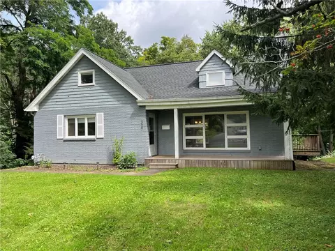 327 Eaglehead Rd, Perinton, NY 14445