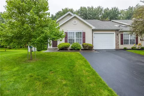 230 Rayfield Cir, Webster, NY 14580