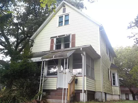 125 Pleasant Ave, Irondequoit, NY 14622