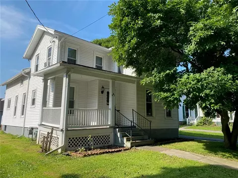 82 W Albion St, Murray, NY 14470