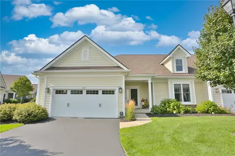 207 Bretlyn Cir, Rochester, NY 14618