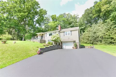 1248 School Rd, Victor, NY 14564