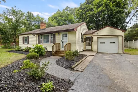 235 Bayway Dr, Webster, NY 14580