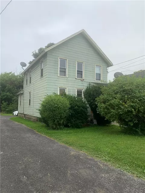 60 E North St, Geneva, NY 14456