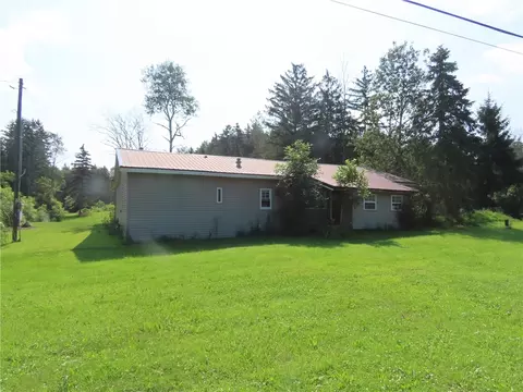 5194 State Route 90 N, Springport, NY 13034