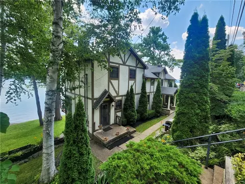 7603 E Bluff Dr, Jerusalem, NY 14527