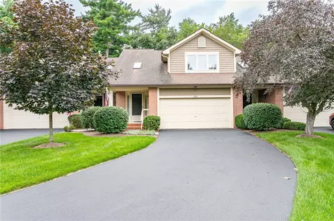 345 Reef Point Cir, Webster, NY 14580