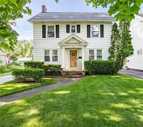 102 Pontiac Dr, Irondequoit, NY 14617