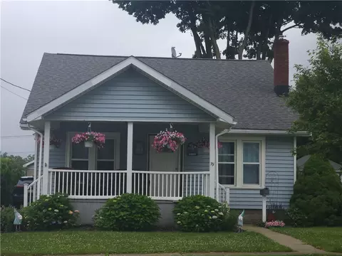 79 Cedar St, Newstead, NY 14011