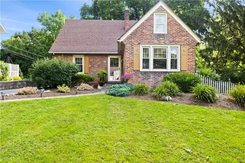 90 Dale Rd, Rochester, NY 14625