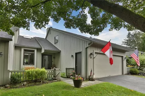 32 Hill Creek Rd, Rochester, NY 14625