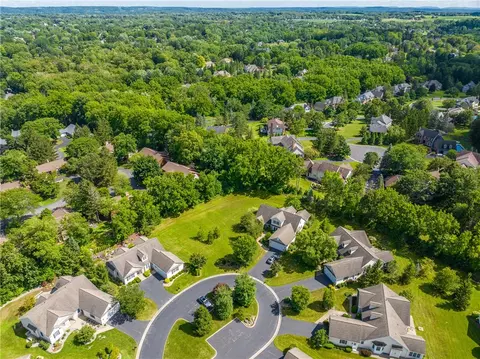 20 Kerrygold Way #PVT, Pittsford, NY 14534