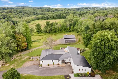4050 Woolhouse Rd, Canandaigua, NY 14424