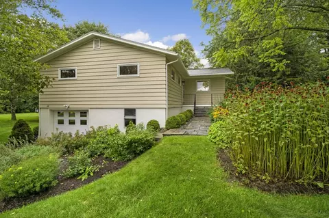 24 Dart Dr, Ithaca, NY 14850 photo 2