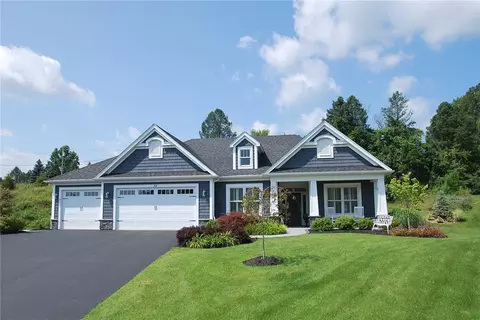 32 Aldrich Gln, Perinton, NY 14450