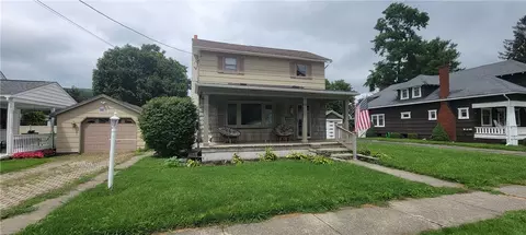 32 Maple St, Canisteo, NY 14823