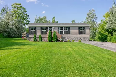 5550 Mobile Rd, Canandaigua, NY 14424