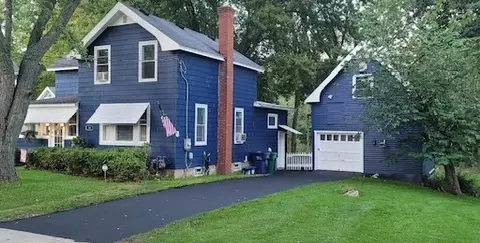30 Carlton St, Sodus, NY 14551