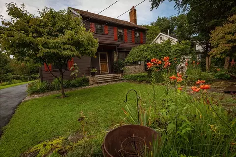 2376 Old Browncroft Blvd, Rochester, NY 14625