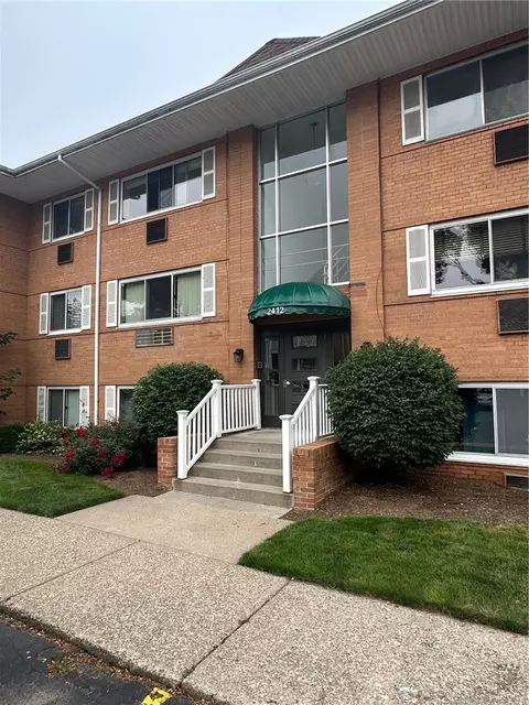 2412 East Ave #F, Brighton, NY 14610